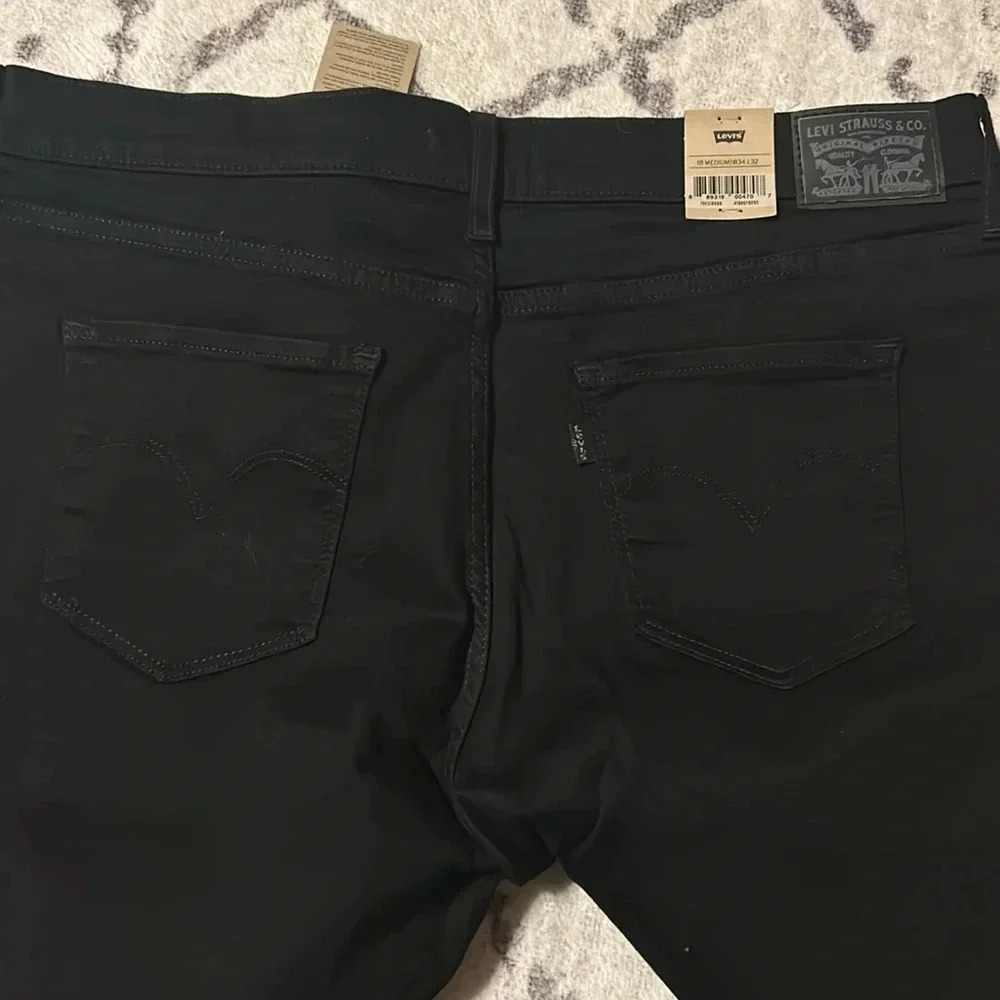 Levi's Women's 314 Shaping Straight Jeans 18 Medium NWT 34x32 - Picture 4 of 8